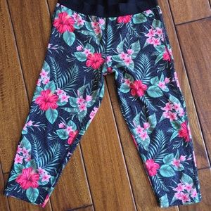 Hurley Crop Leggings Size Medium